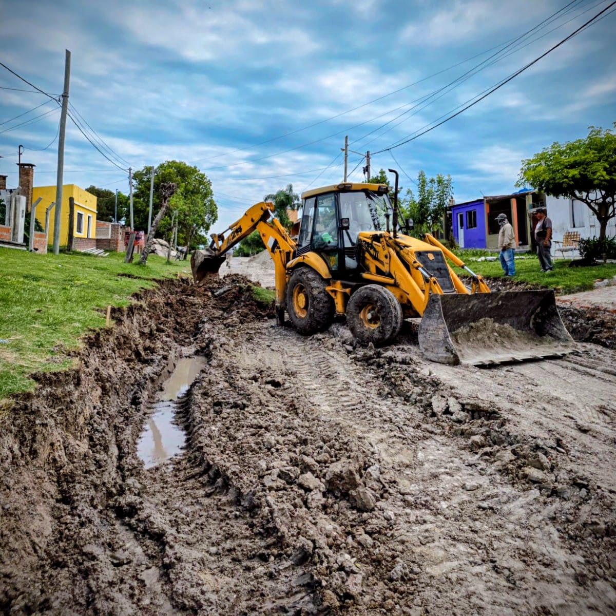 Continúa la repavimentación de calle Andrade